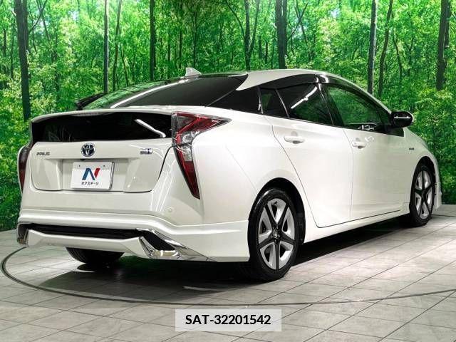 Toyota PRIUS 2016-02 347462-17