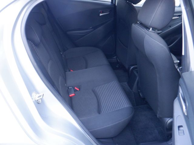 Mazda DEMIO 2019-07 23069-14