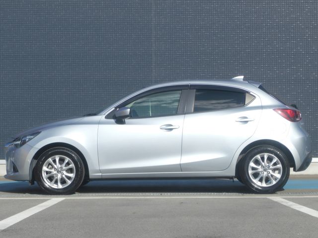 Mazda DEMIO 2019-07 23069-16