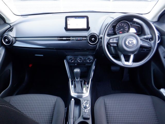 Mazda DEMIO 2019-07 23069-1