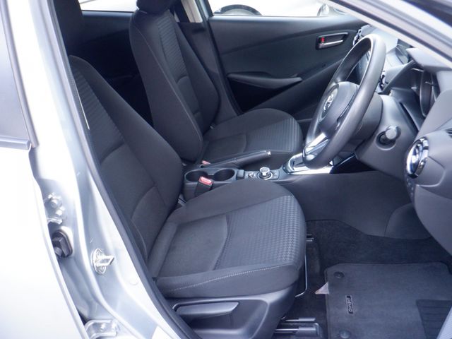 Mazda DEMIO 2019-07 23069-13