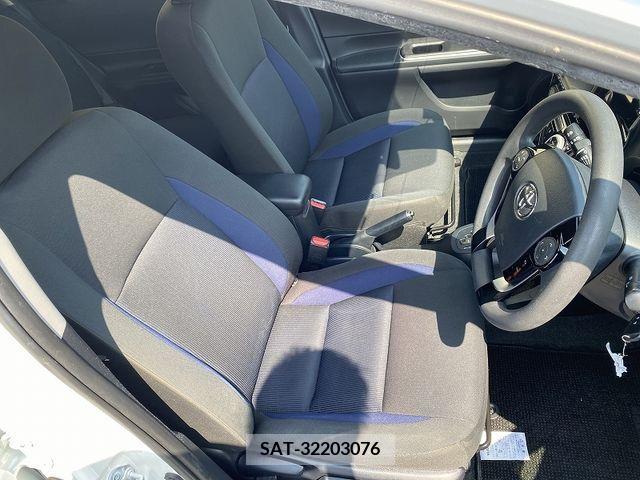 Toyota AQUA 2017-07 260397-11