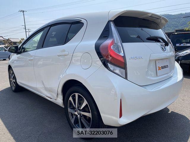 Toyota AQUA 2017-07 260397-8