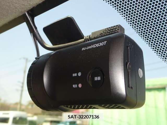 Nissan NV350 Caravan 2018-04 365581-16