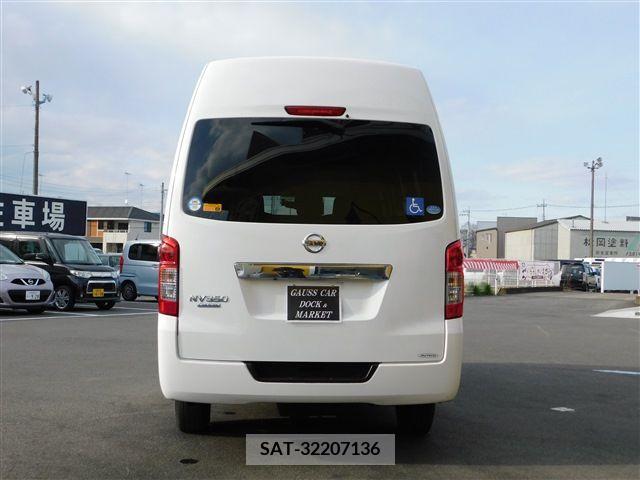 Nissan NV350 Caravan 2018-04 365581-3
