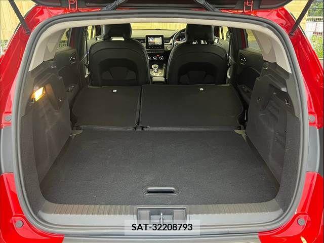Renault CAPTUR 2021-08 337925-17