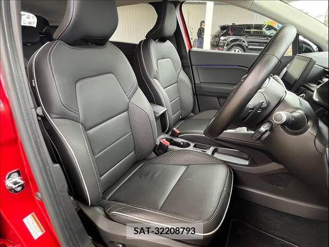 Renault CAPTUR 2021-08 337925-4