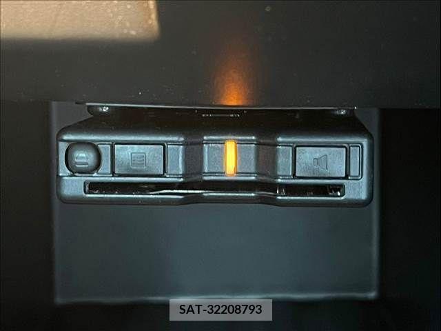 Renault CAPTUR 2021-08 337925-10