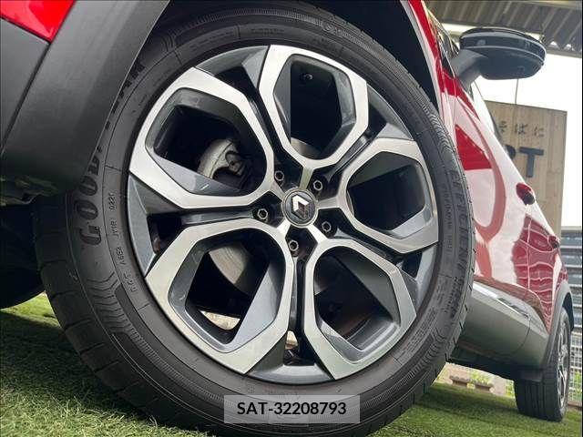 Renault CAPTUR 2021-08 337925-18
