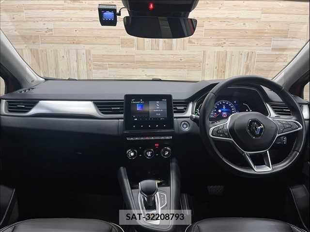 Renault CAPTUR 2021-08 337925-1