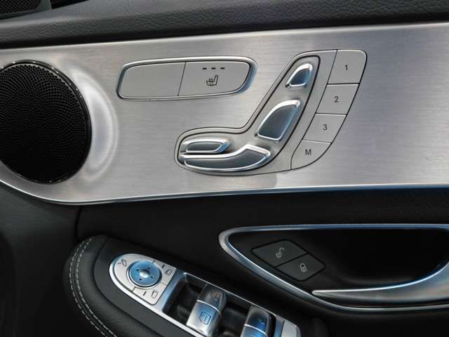 Mercedes Benz C-CLASS 2018-08 22209-11