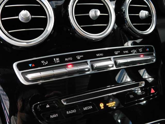Mercedes Benz C-CLASS 2018-08 22209-19