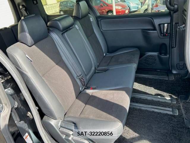 Toyota NOAH 2020-11 279550-11