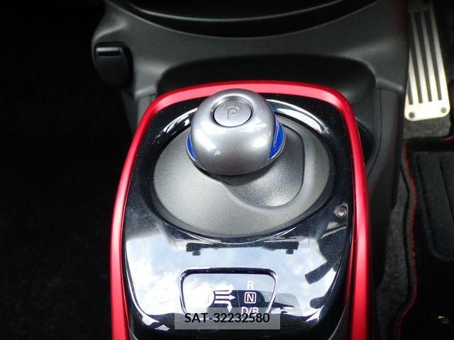 Nissan NOTE 2019-04 334838-11