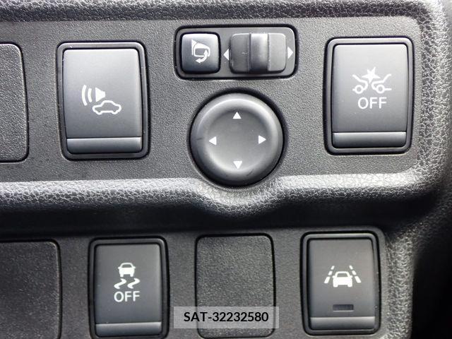 Nissan NOTE 2019-04 334838-9
