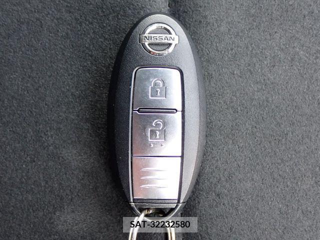 Nissan NOTE 2019-04 334838-20