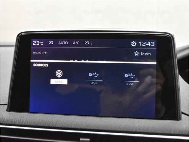 Peugeot 5008 2021-08 188880-23