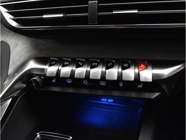 Peugeot 5008 2021-08 188880-24