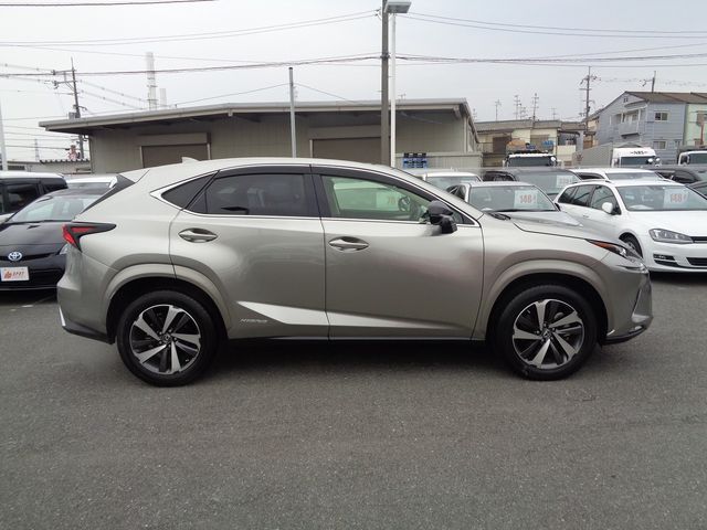 Lexus NX 2018-10 22790-27