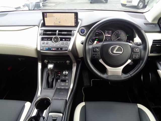 Lexus NX 2018-10 22790-1
