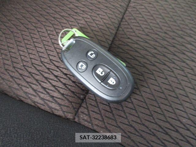 Nissan ROOX 2011-06 202247-17