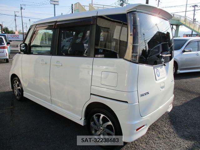 Nissan ROOX 2011-06 202247-6