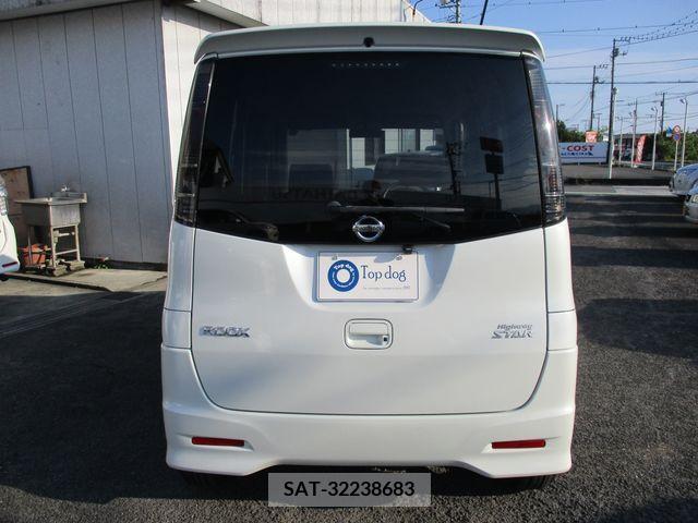 Nissan ROOX 2011-06 202247-8