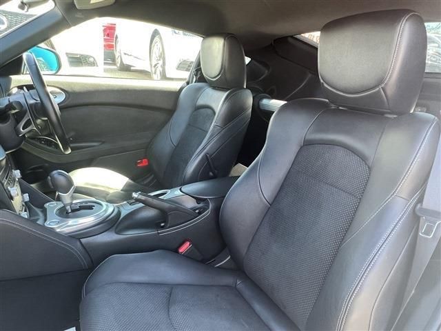 Nissan FAIRLADY Z 2013-03 10049-19