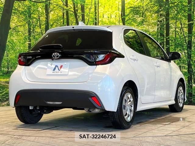 Toyota YARIS 2023-07 371416-17