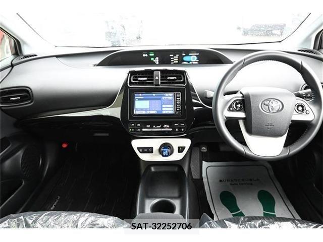 Toyota PRIUS 2018-05 385926-9
