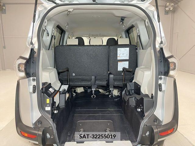Toyota SIENTA 2017-02 285004-3