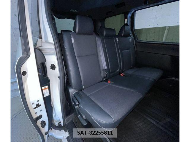 Toyota ESQUIRE 2018-09 347602-4