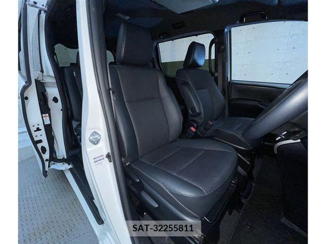 Toyota ESQUIRE 2018-09 347602-3
