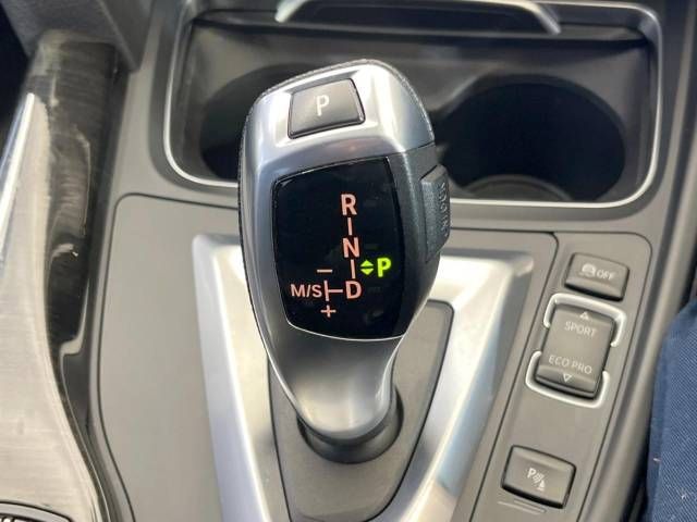 Bmw 3 SERIES 2018-03 182344-12