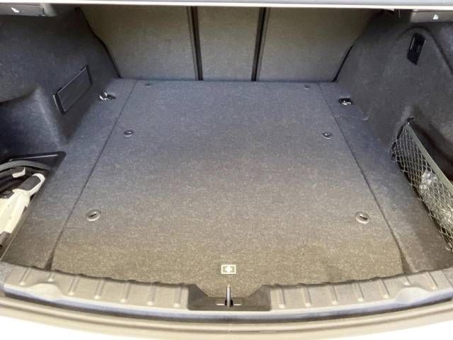 Bmw 3 SERIES 2018-03 182344-10