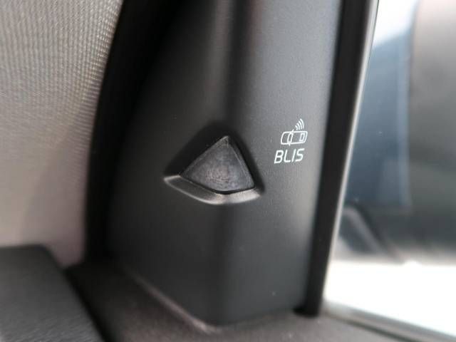 Volvo V40 2019-10 186782-15