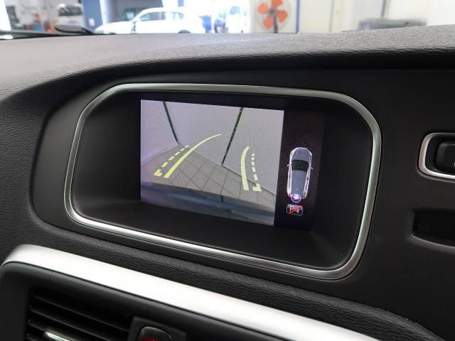 Volvo V40 2019-10 186782-5