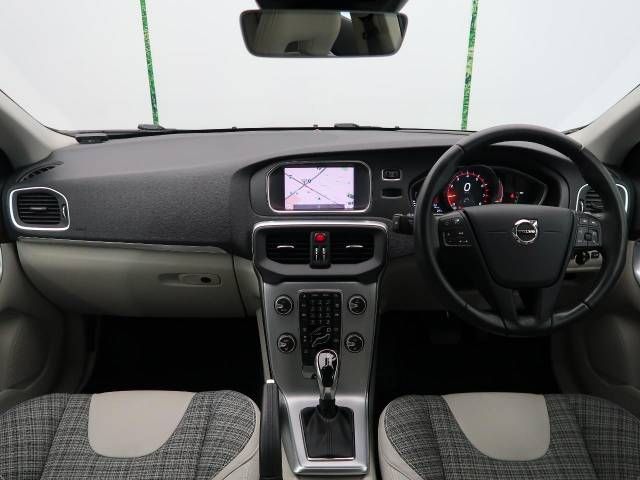 Volvo V40 2019-10 186782-1