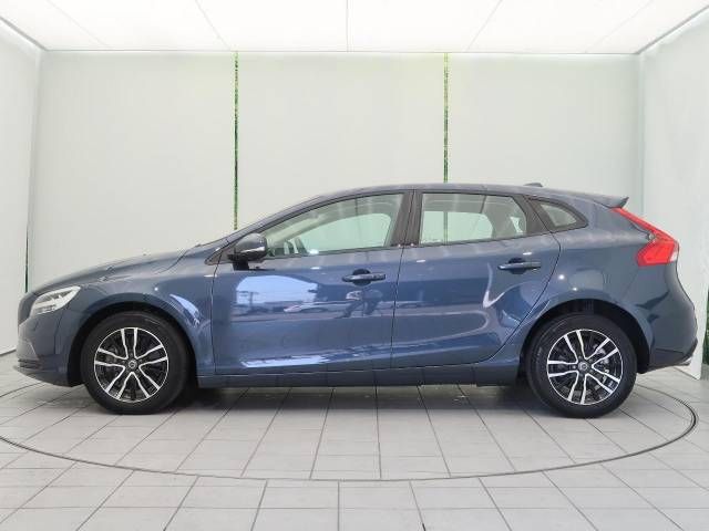 Volvo V40 2019-10 186782-17