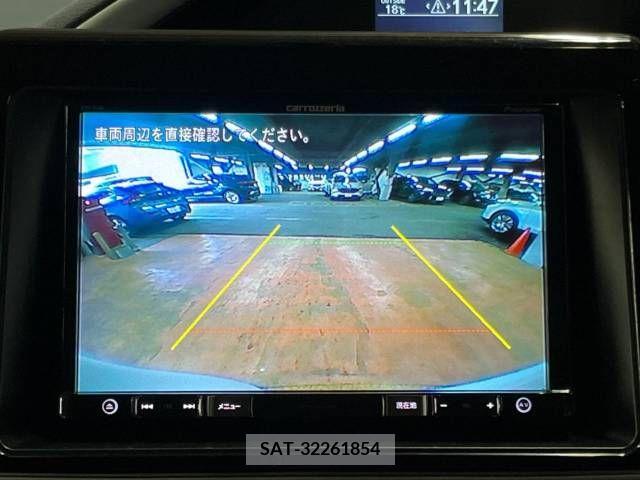 Toyota VOXY 2015-01 289936-3