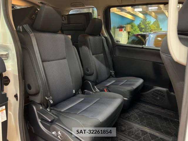 Toyota VOXY 2015-01 289936-8