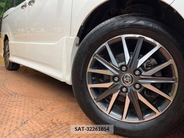 Toyota VOXY 2015-01 289936-13