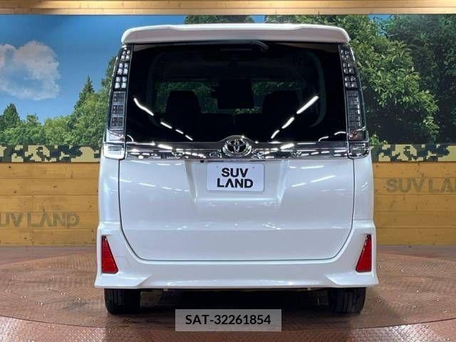 Toyota VOXY 2015-01 289936-15