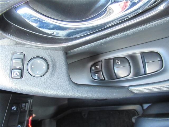Nissan X-TRAIL 2018-09 7228-18
