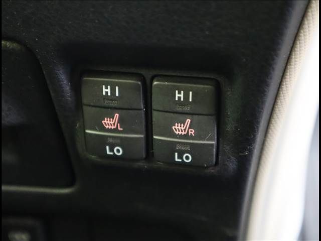 Toyota NOAH HYBRID 2018-11 11881-11