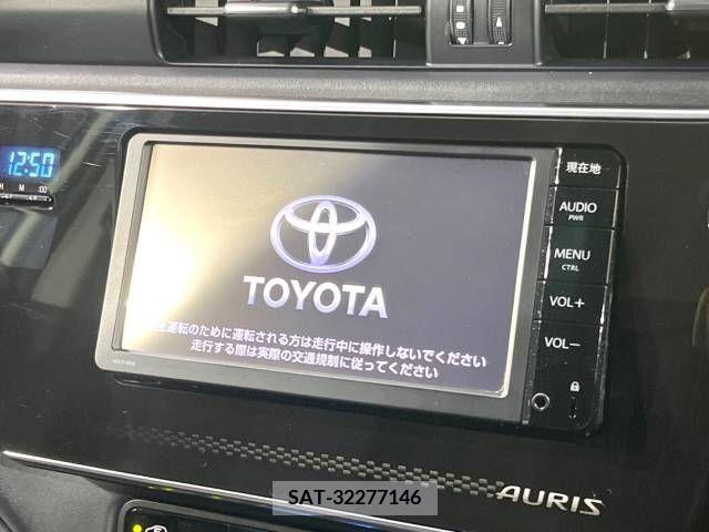 Toyota AURIS 2015-08 350113-2
