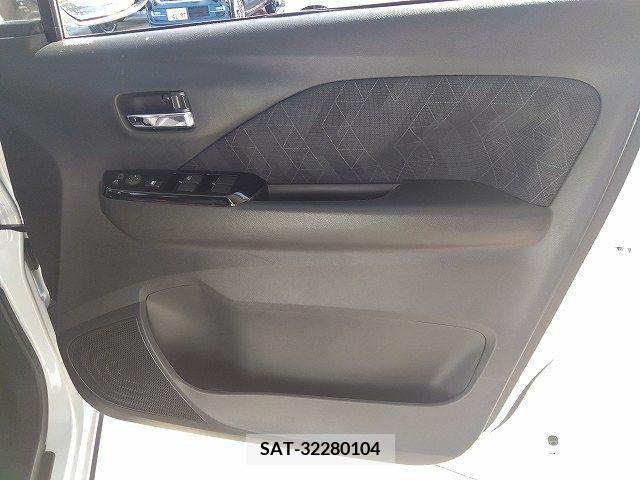 Mitsubishi EK X 2022-06 211951-9