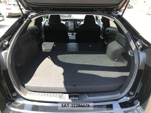Toyota PRIUS PHV 2017-05 282565-14