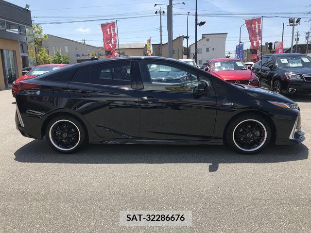 Toyota PRIUS PHV 2017-05 282565-5