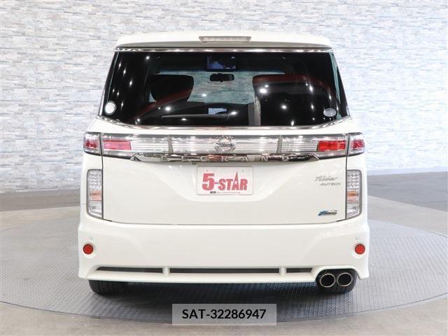 Nissan ELGRAND 2010-11 201213-9